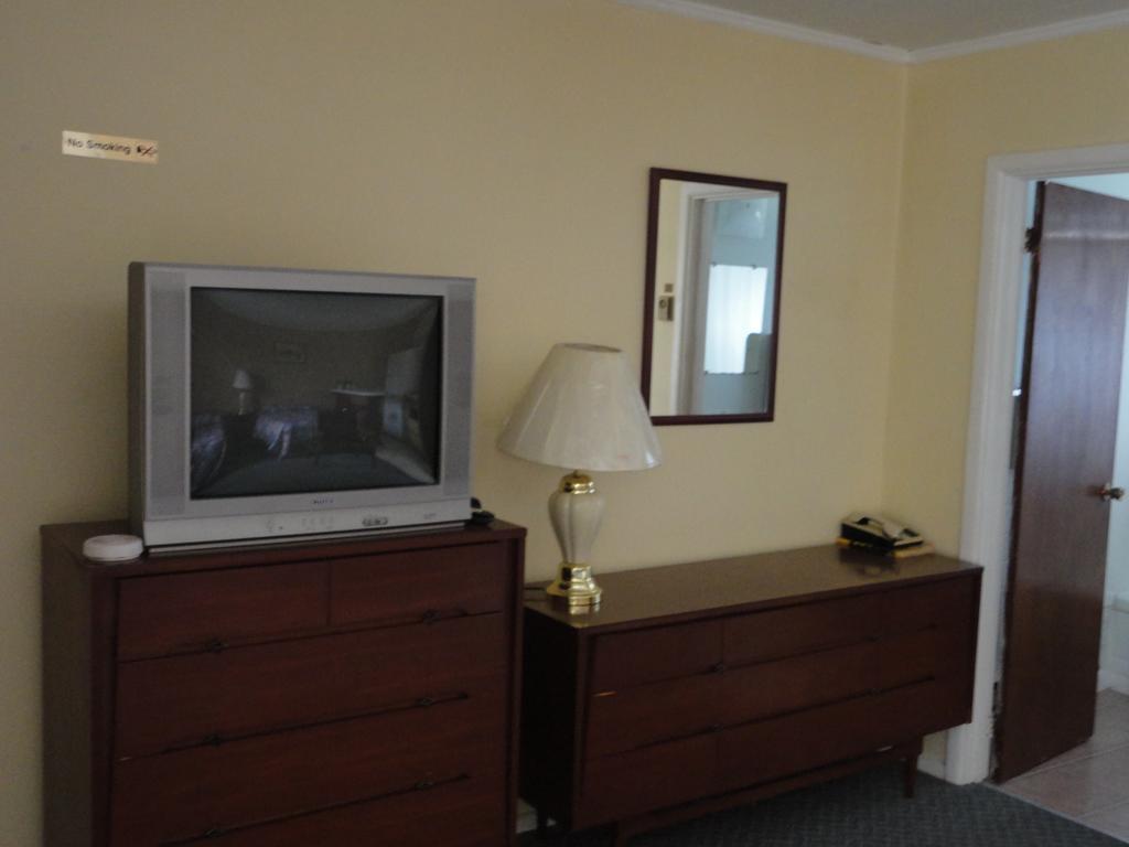 Hipwell'S Motel Fonthill Εξωτερικό φωτογραφία